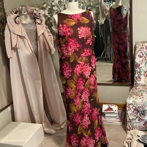 Vera Wang Maxi Dress - Pink Floral on Brown